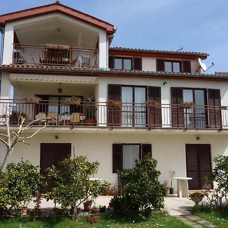 Istra 2 Apartment *